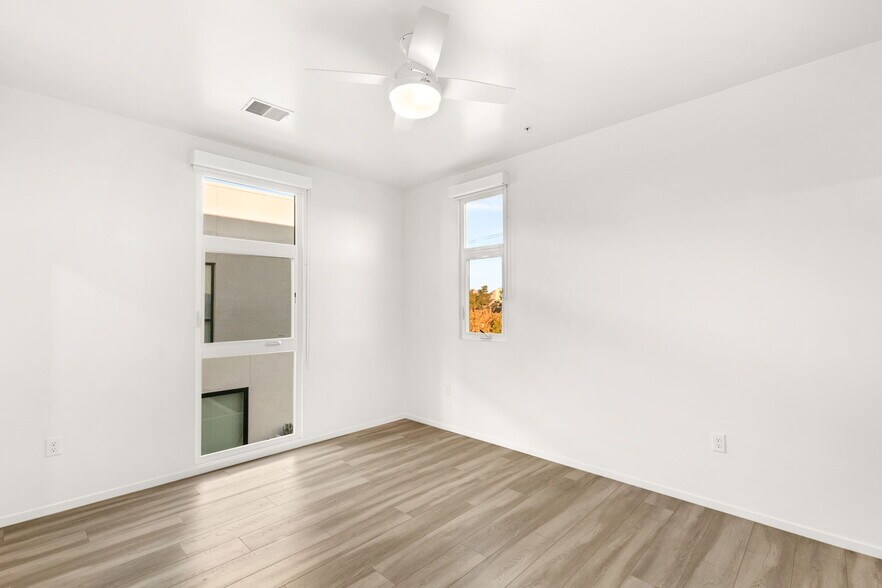 Front Bdrm - 519 S 6th St