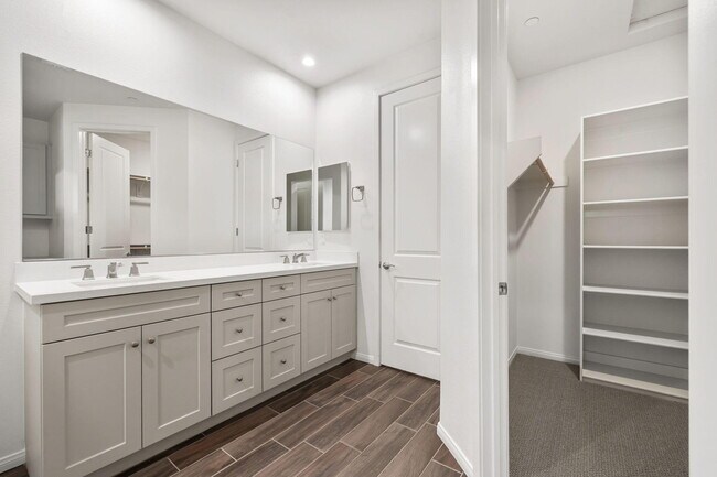 Building Photo - 51555 Ponderosa Dr.