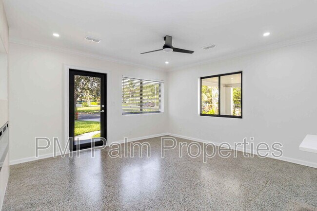Building Photo - 431 52nd St