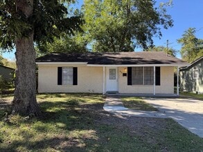 Building Photo - 616 Ashland Dr