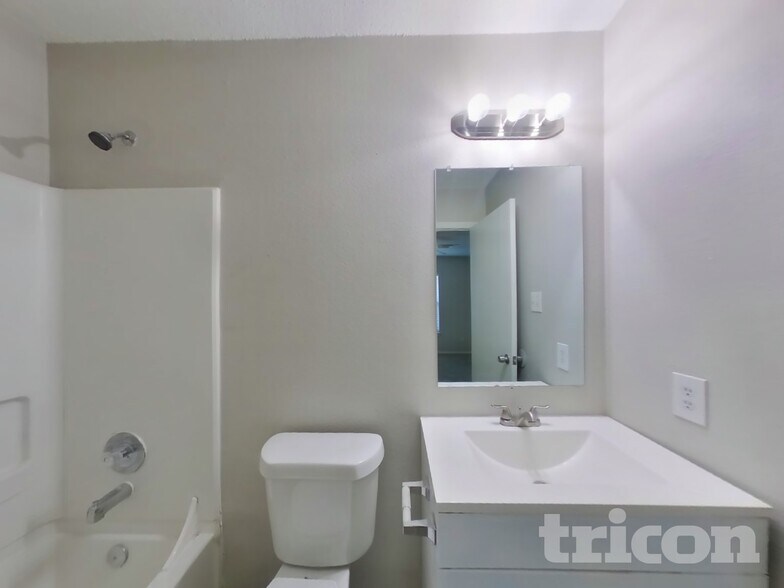 Building Photo - 10170 Paddlefish Creek