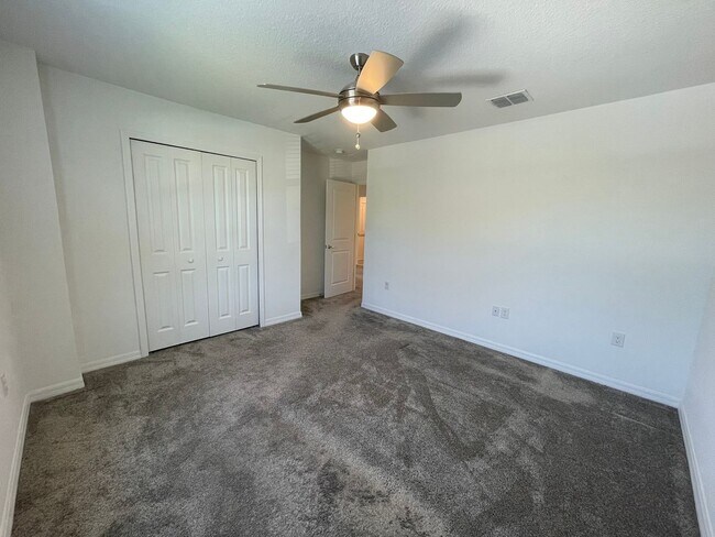 Building Photo - 4 Bedroom 2.5 Bathroom home located in Preserves at LPGA