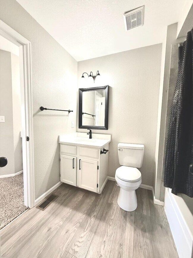 Building Photo - 1872 S Cathay Ct