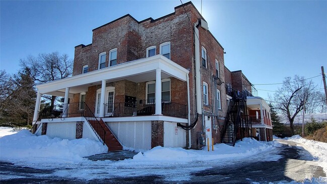 Building Photo - 139 Rombout Ave