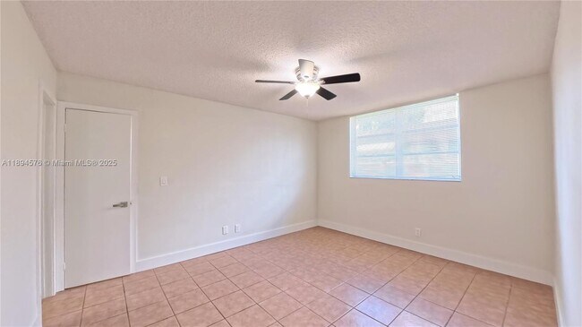 Building Photo - 1720 Funston St