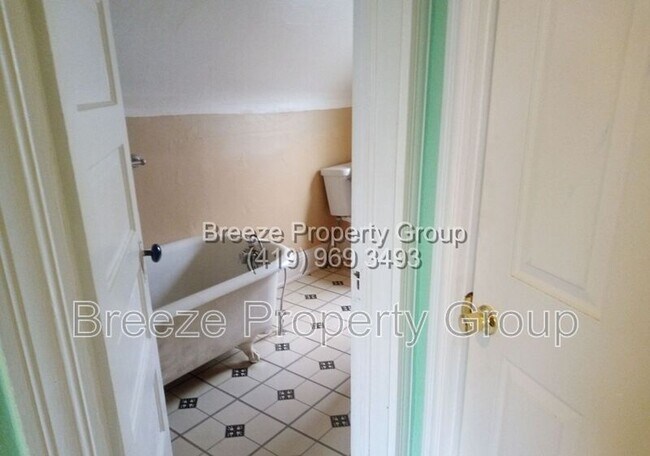 Building Photo - 1508 Albert St