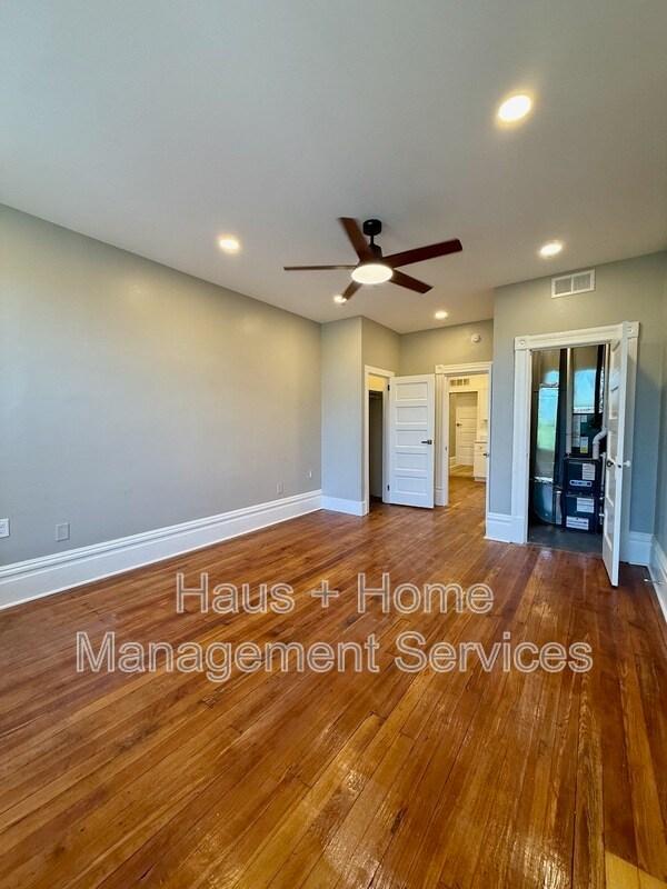 Building Photo - 906 Penn Ave