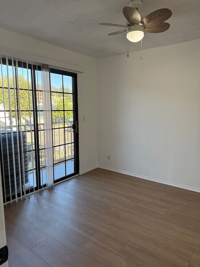 Building Photo - 3228 Honolulu Ave