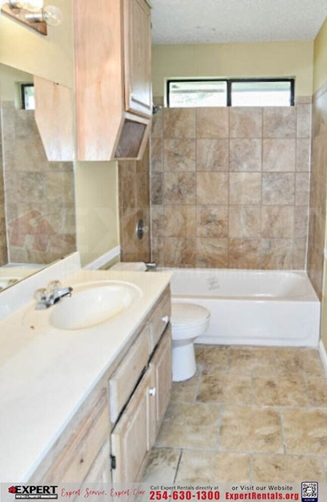Building Photo - 4-Bedroom Home with Spacious Backyard in S...