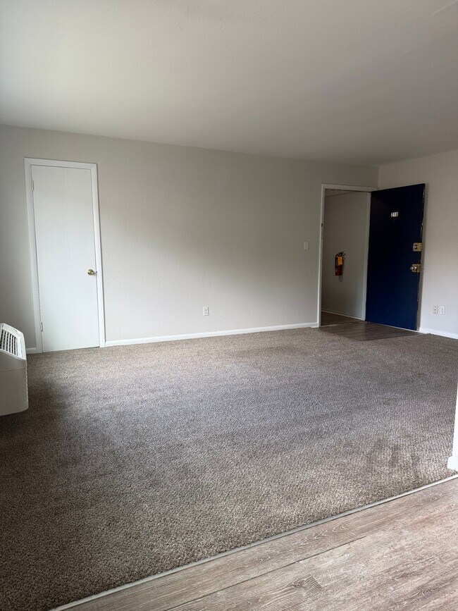 Building Photo - 2412 Azalea Garden Rd