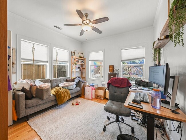 Building Photo - 1612 Vermont St