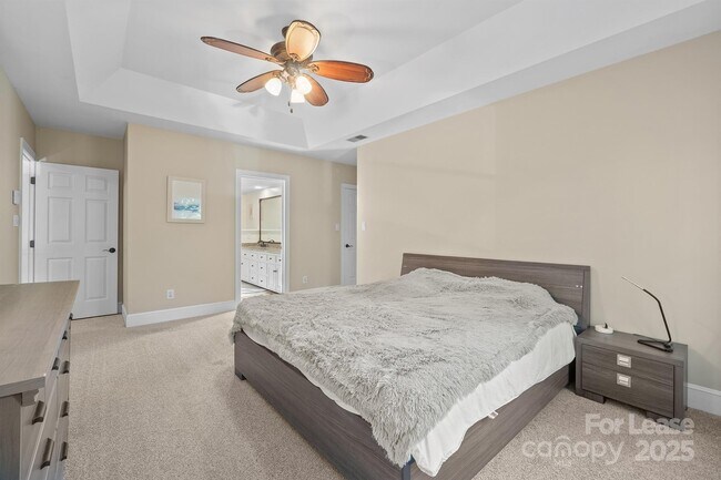 Building Photo - 16516 Plantation Woods Dr