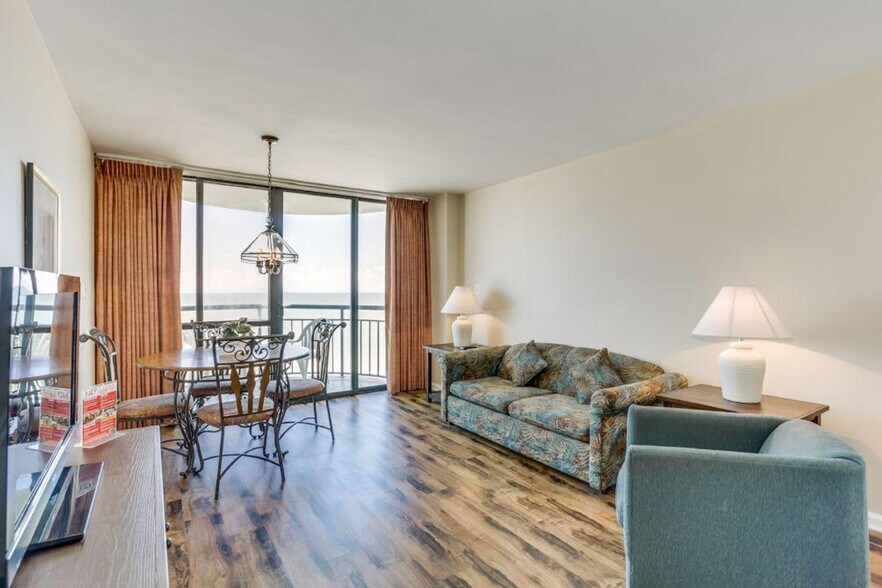 Primary Photo - 2310 N Ocean Blvd