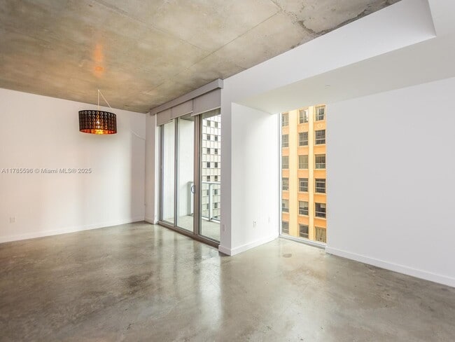 Building Photo - 151 SE 1st St