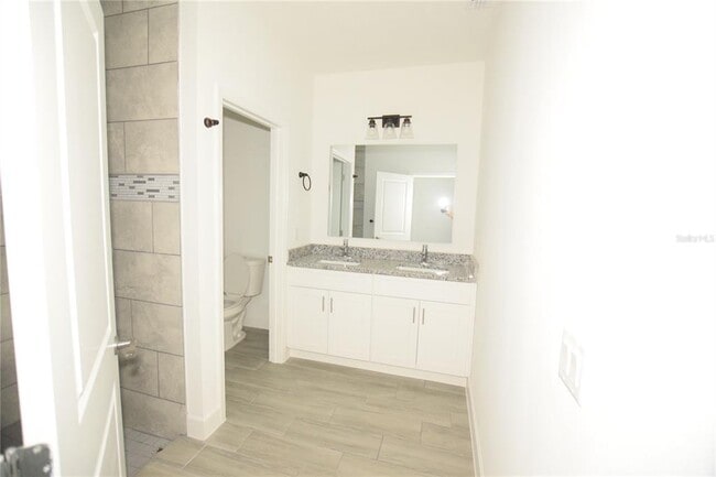 Building Photo - 458 Lake Shore Pkwy