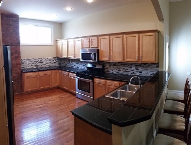 Building Photo - Enormous South Side renovation. Huge Open ...