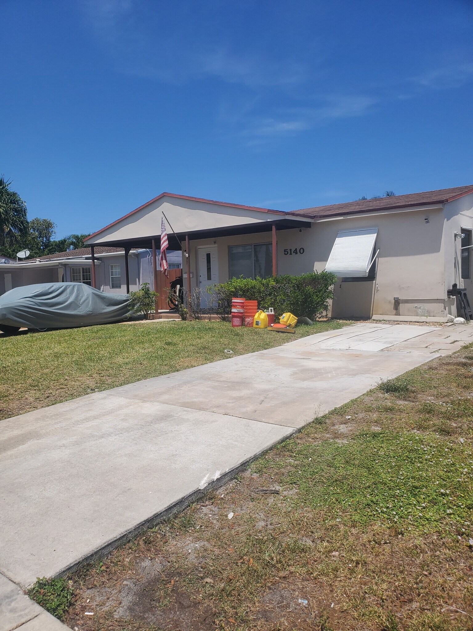 Building Photo - 5140 NE 3rd Ave