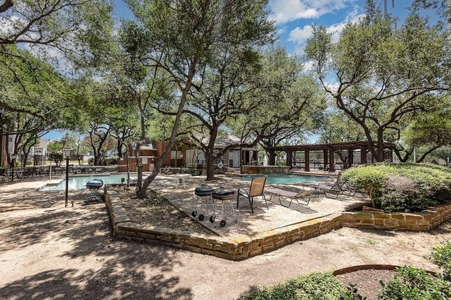 Building Photo - 3639 W Northgate Dr