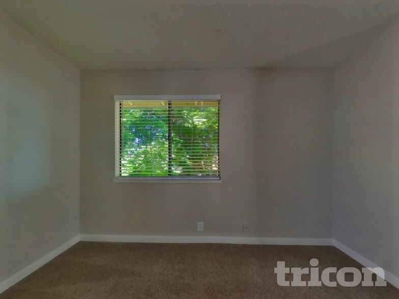 Building Photo - 1107 Nadene Dr
