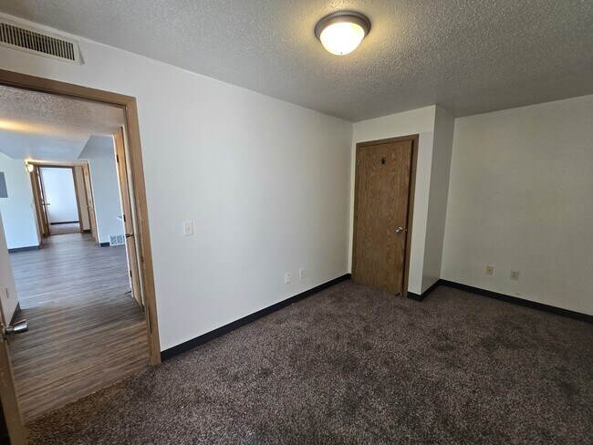 Building Photo - 60 Miller Ave SW