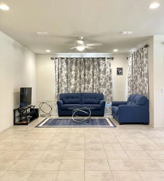 Building Photo - 2022 Built Single-Level 4Bedrooms/3Baths Stunning Home!!