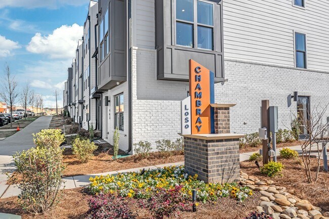 Building Photo - (Move-in Special) 3 Bedroom Townhome in LoSo!