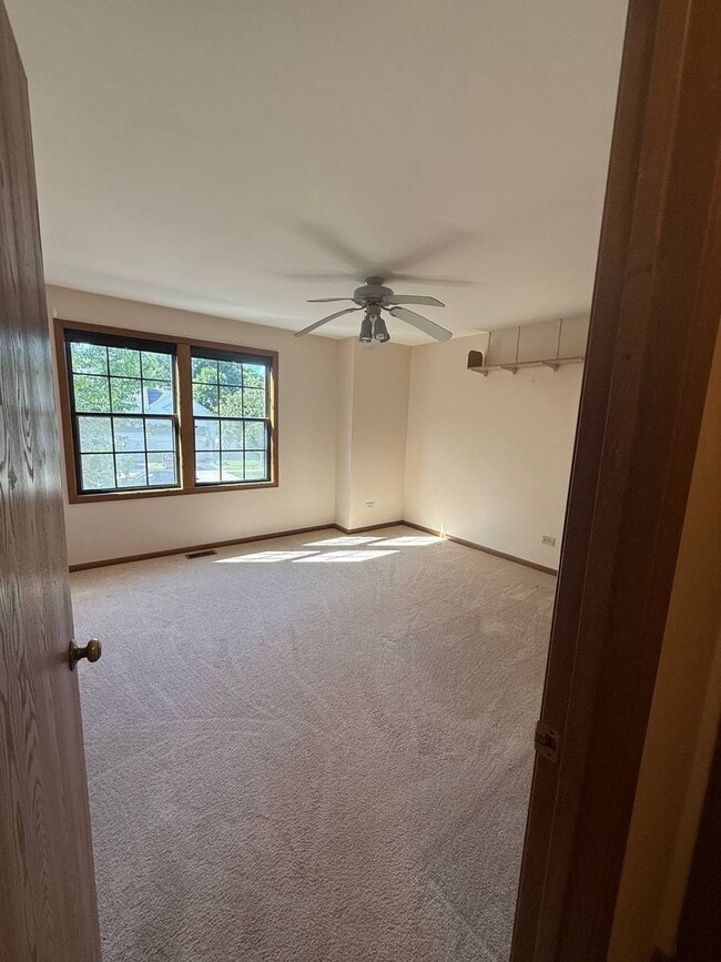 Building Photo - 4601 Olmstead Dr