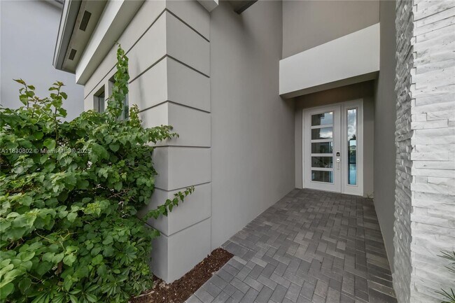 Building Photo - 20422 Southernwood Ave