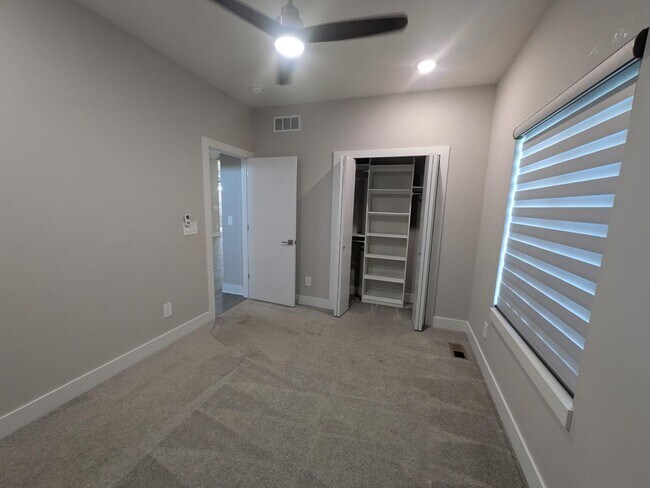 Building Photo - 1217 W Kimberlite Ct