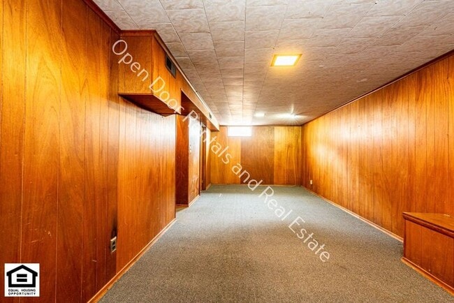 Building Photo - 605 N Camden Dr