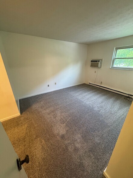 Building Photo - 4920 Lancaster Ave