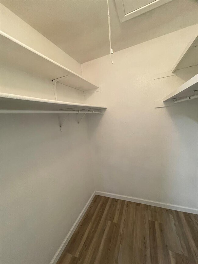 Building Photo - 8306 Hanbridge Ln