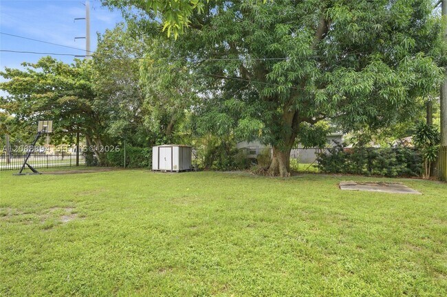 Building Photo - 500 NW 124th St