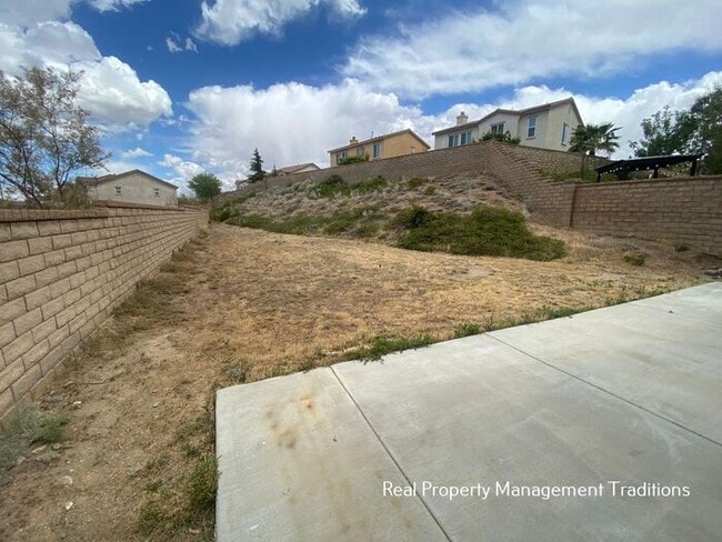 Building Photo - Ana Verde Hills - 4 bedroom, 3 bath!