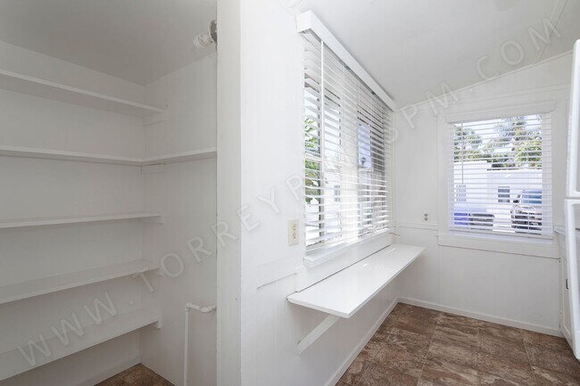 Building Photo - OPEN HOUSE: 9/13 11:30AM-12:30PM ~ OB Cott...