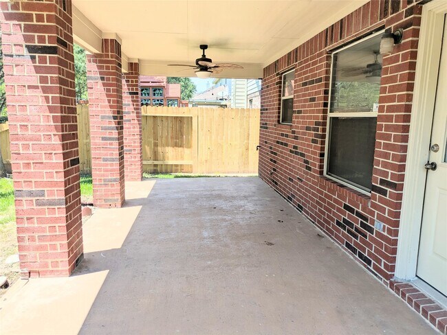 Building Photo - 2716 Park Falls Dr