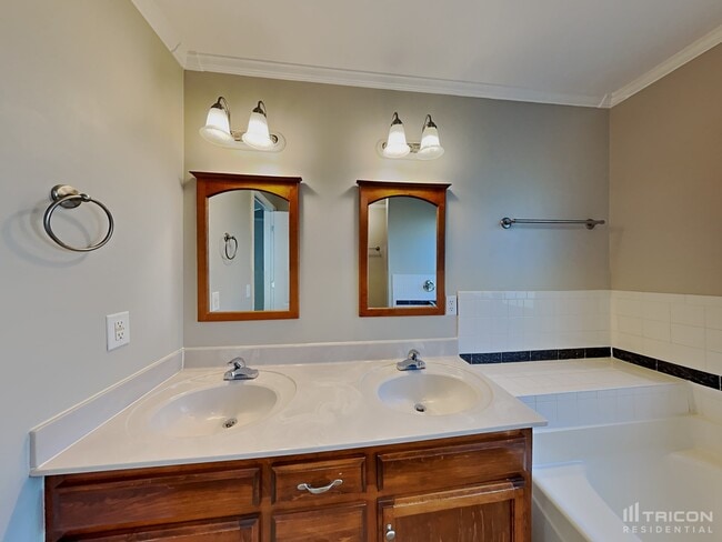 Building Photo - 3759 S Cindy Jo Dr