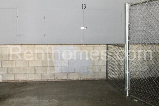 Building Photo - 8150 Lemon Ave