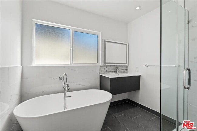 Building Photo - 12423 Martha St