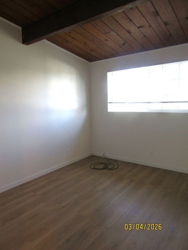 Building Photo - Charming One Bed, One Bath Country Home in Sebastopol-$1,795 per month!