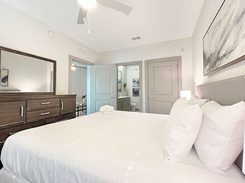 Building Photo - 124 S Morgan St