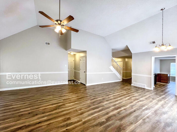 Building Photo - 285 Gaslight Cove