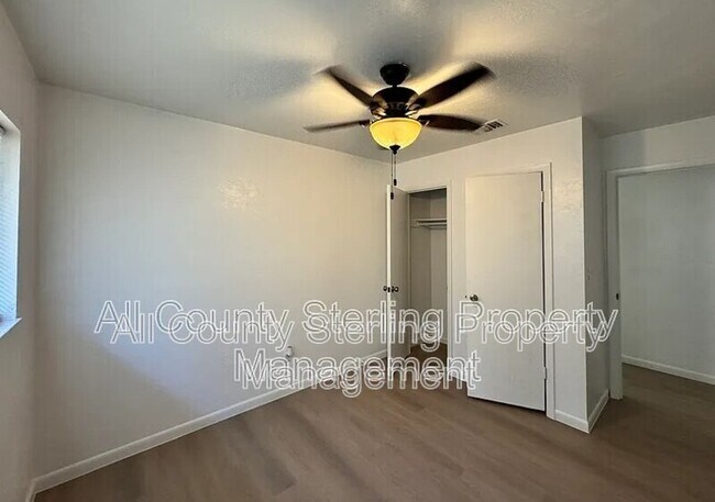 Building Photo - 4417 SW 71st Terrace