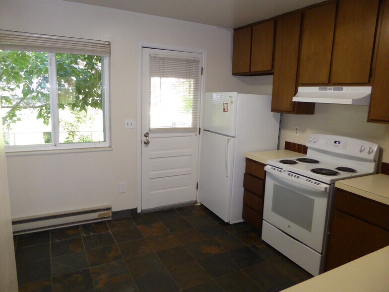 Building Photo - 1701 Erin Ct