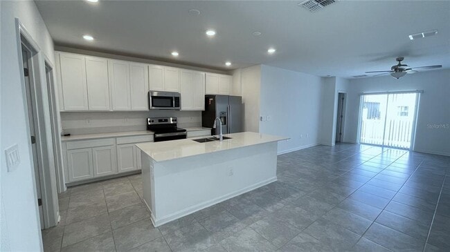 Building Photo - 153 Adventure Ave