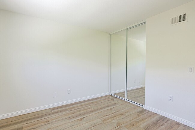 Building Photo - 4 Bed | 2.5 Bath Single-Family Home at the Base of Cowles Mountain