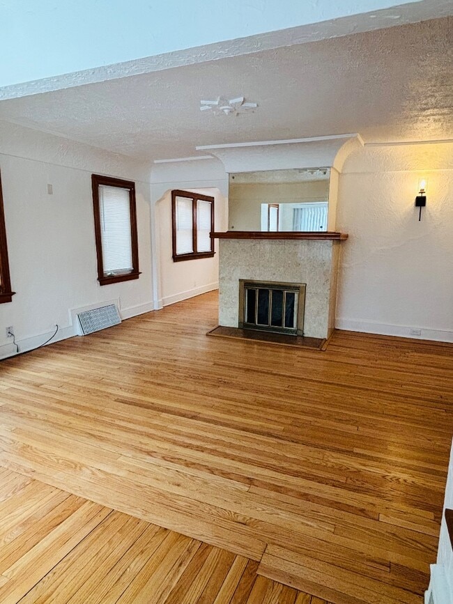 Building Photo - 7126 W Congress St