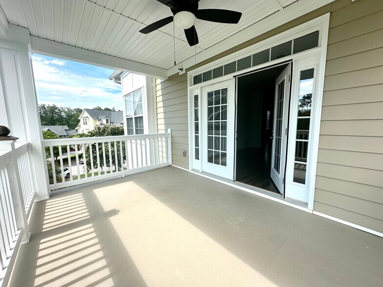 Building Photo - 149 Breezes Dr