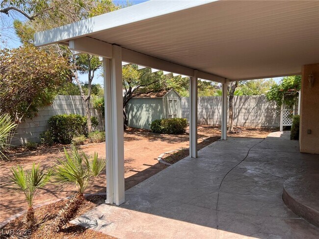 Building Photo - 810 Socorro Song Ln