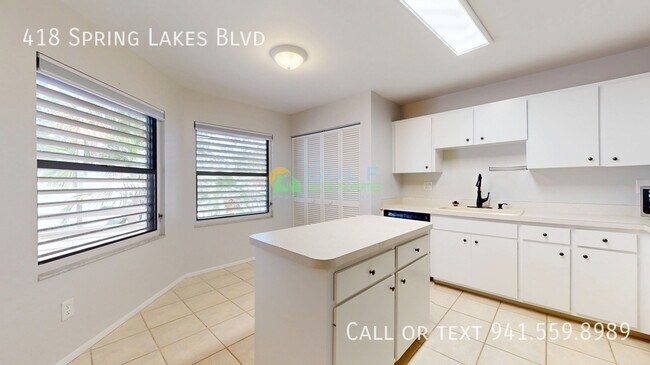 Building Photo - 418 Spring Lakes Blvd